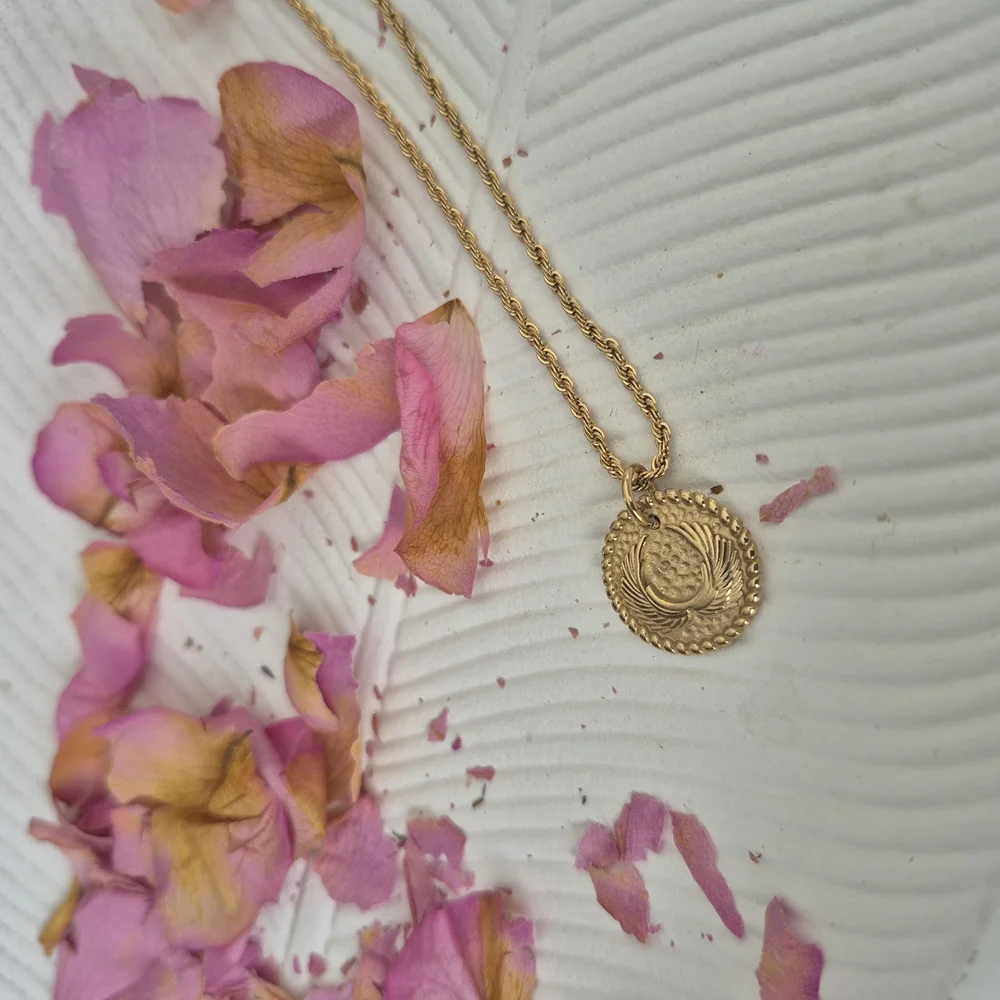 Victoria Emerson Gold Pendant Necklace - Picture 4 of 5